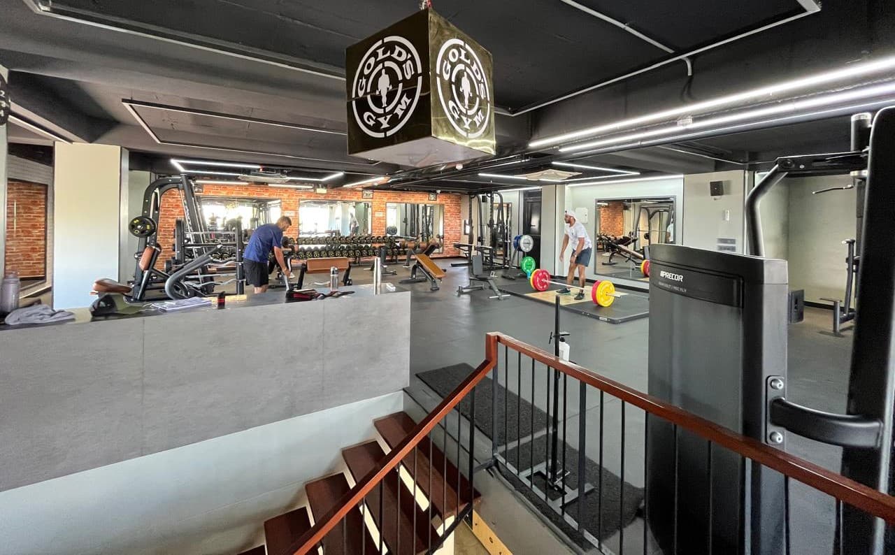 Gold Gym — detail 2