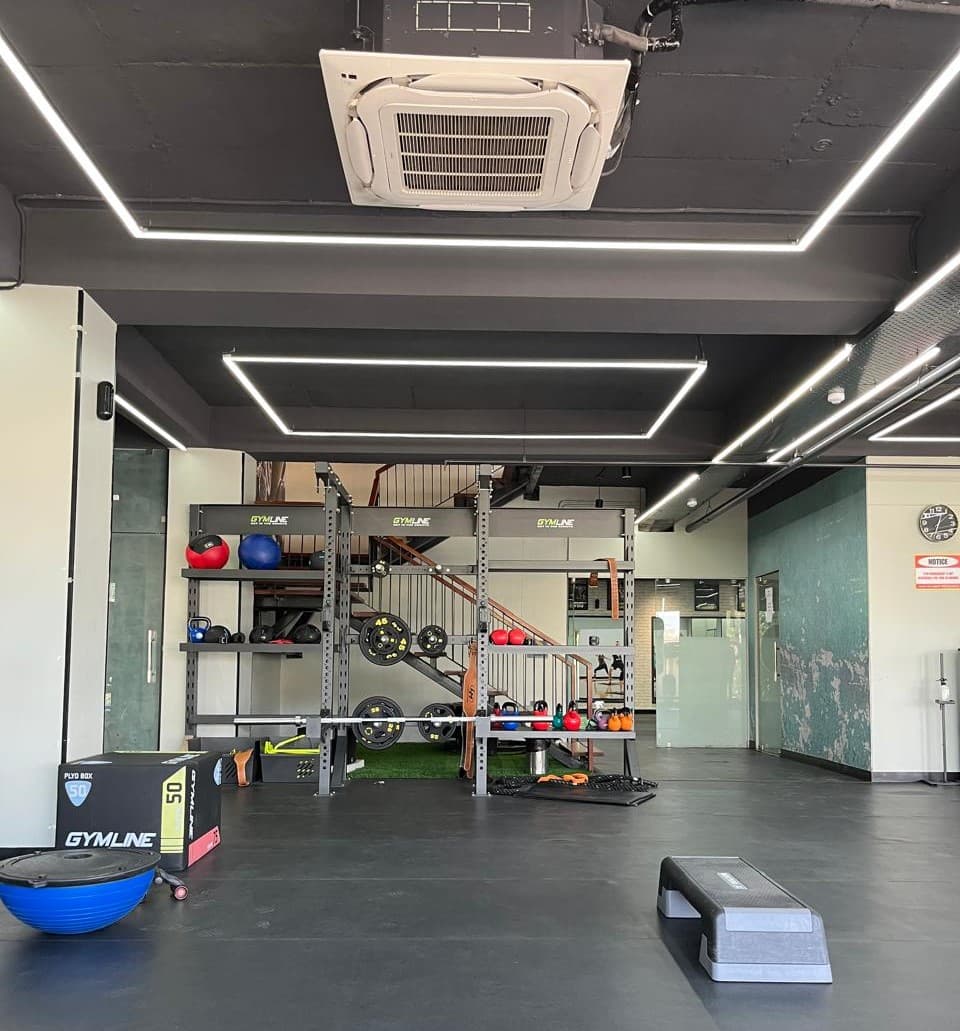 Gold Gym — detail 3